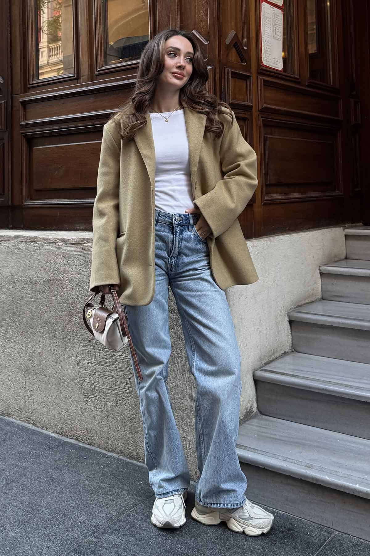 Büşra'nın Kombinini Keşfet