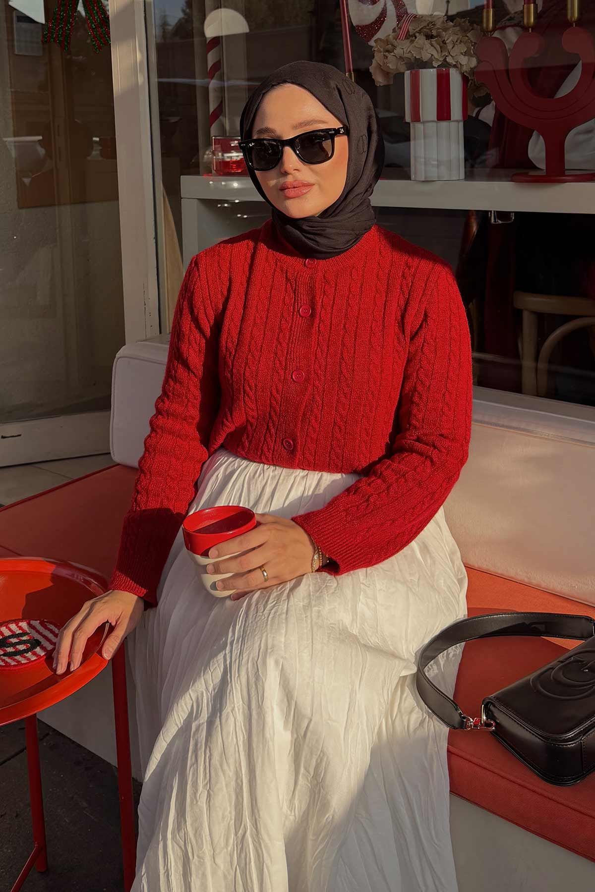 İrem'in Kombinini Keşfet (1)