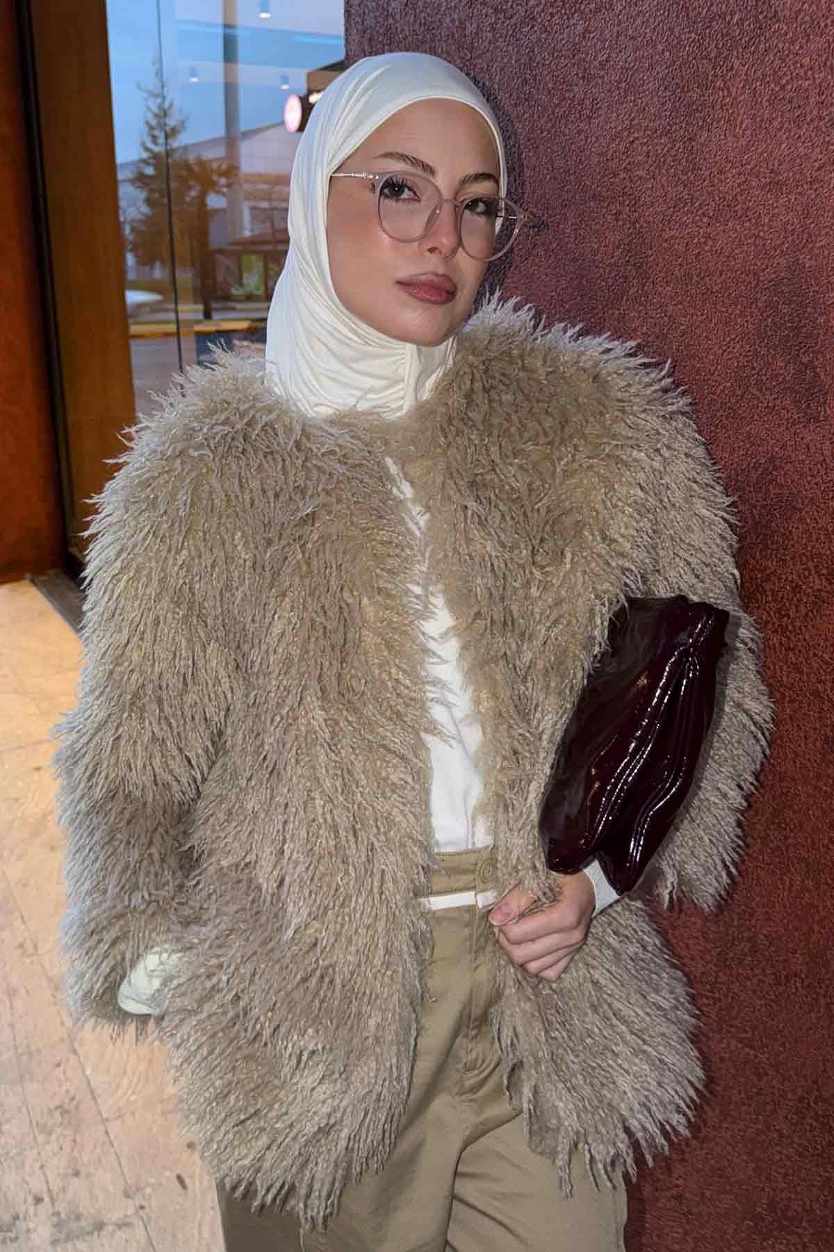 Betül'ün Kombinini Keşfet