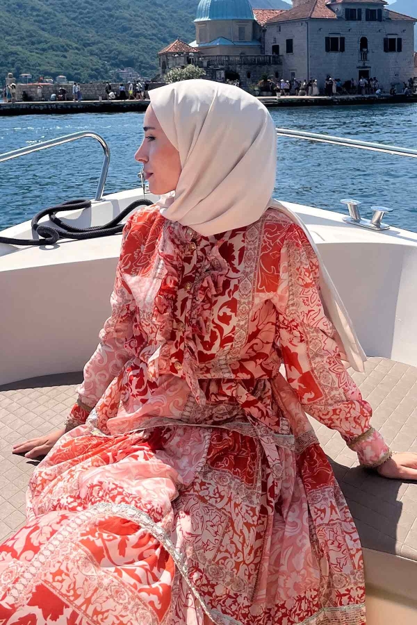 Merve'nin Kombinini Keşfet - Thumbnail
