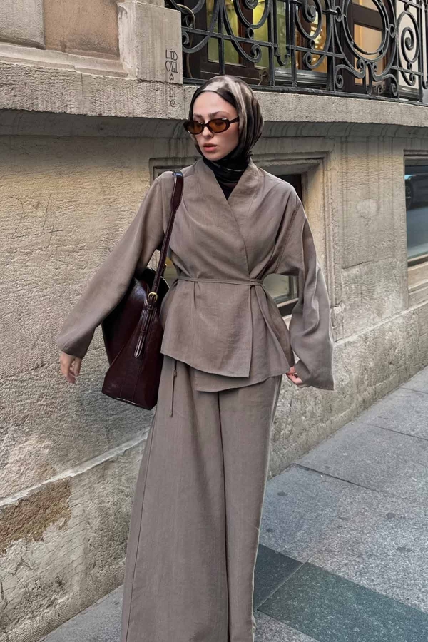 Betül'ün Kombinini Keşfet - Thumbnail