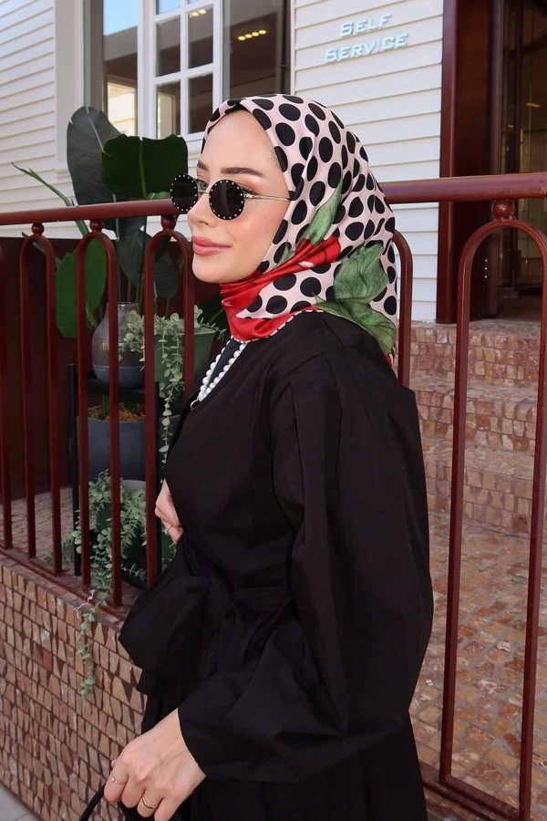Duygu'nun Kombinini Keşfet - Thumbnail