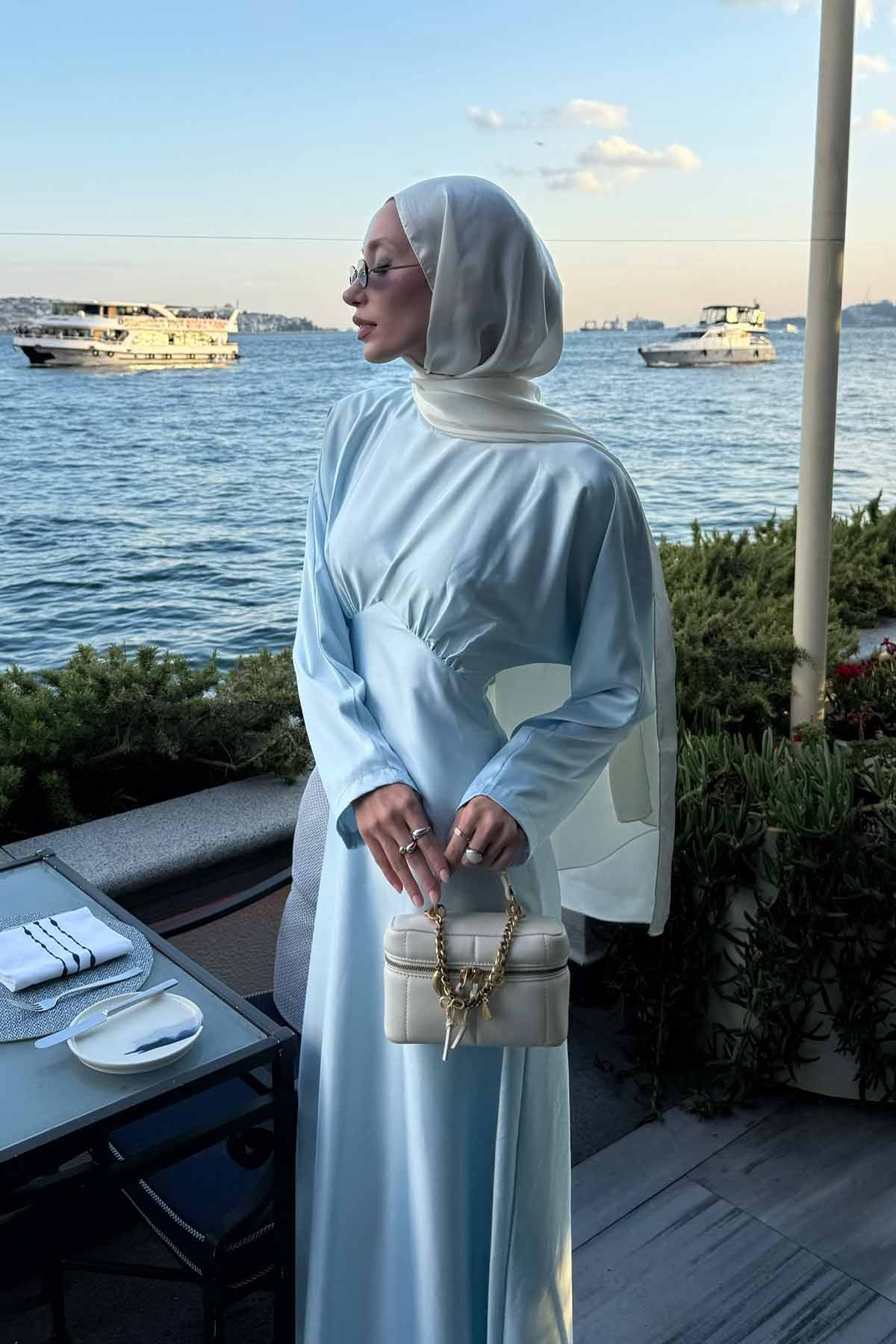 Demet'in Kombinini Keşfet