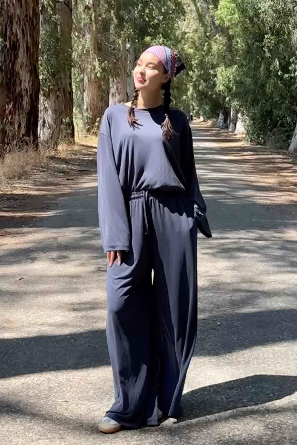 Ayşegül'ün Kombinini Keşfet