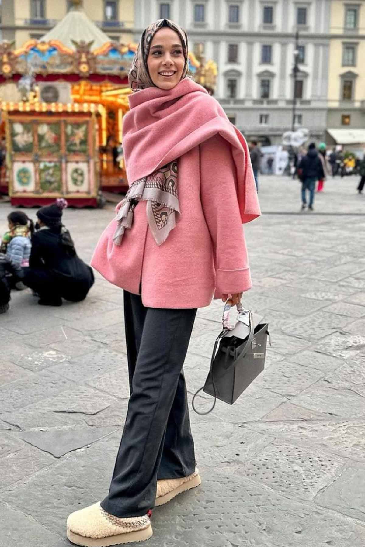 Sena Pektemek'in Kombinini Keşfet