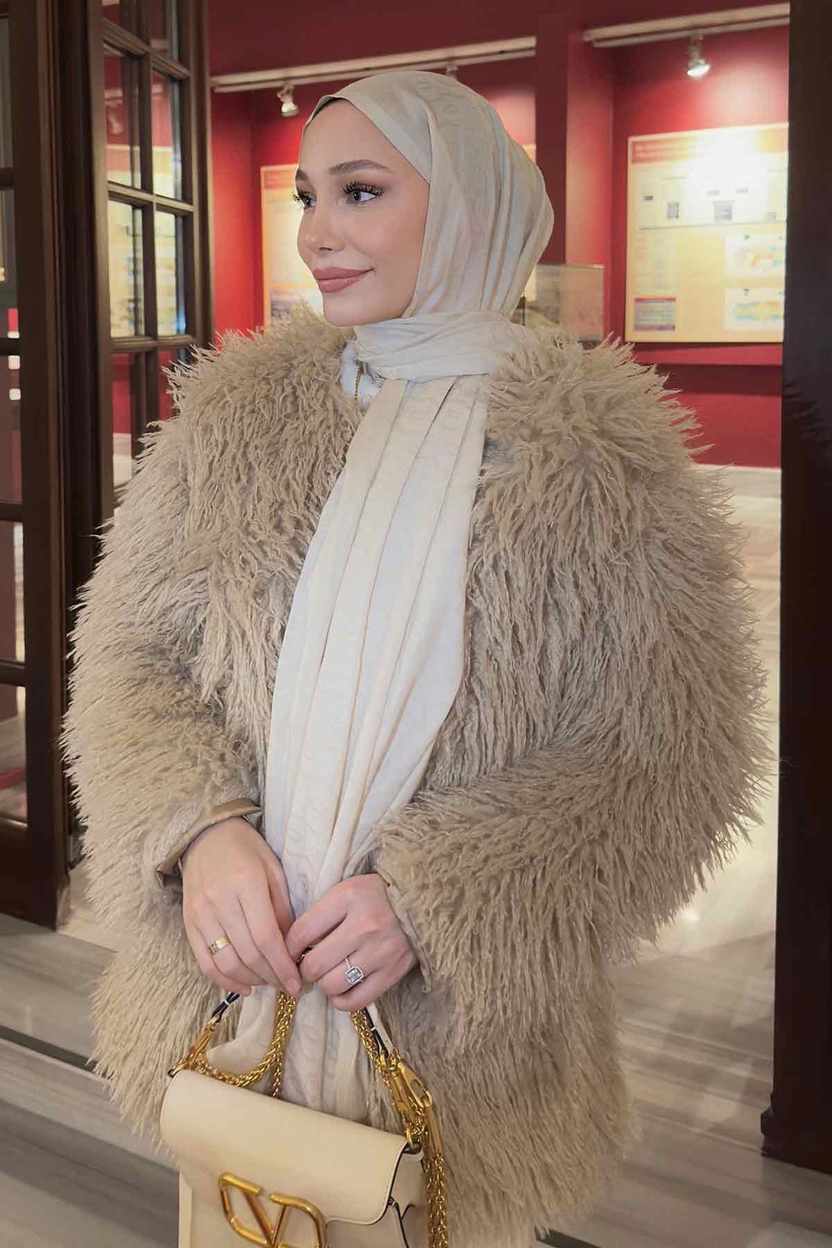 Gizem'in Kombinini Keşfet