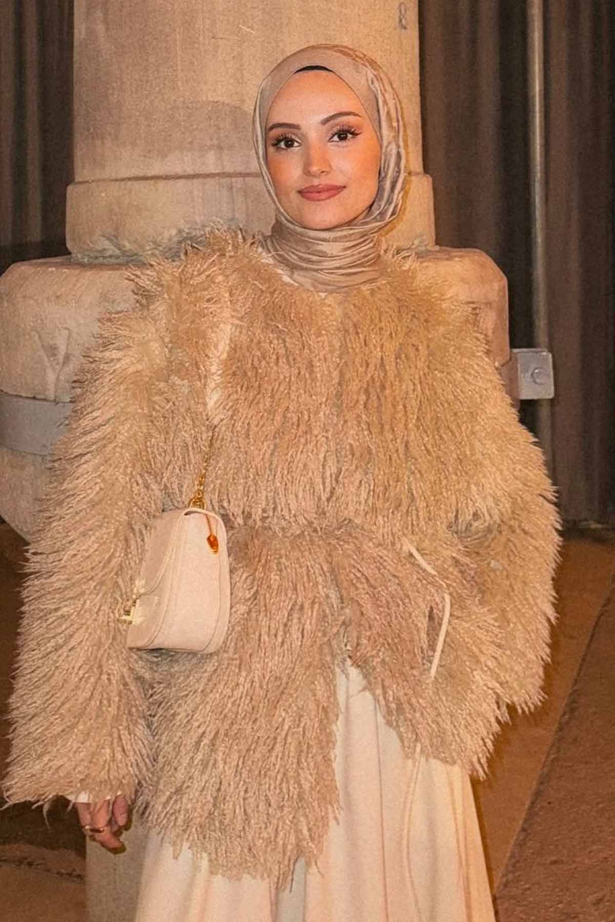 Ayşenur'un Kombinini Keşfet (1)