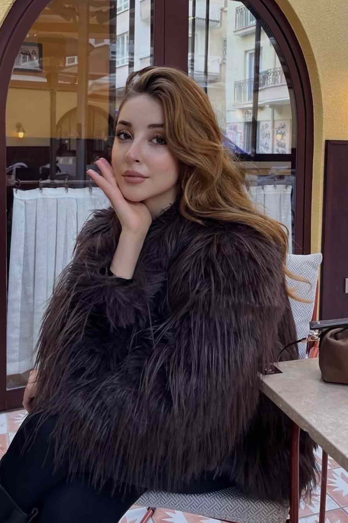 Kübra'nın Kombinini Keşfet