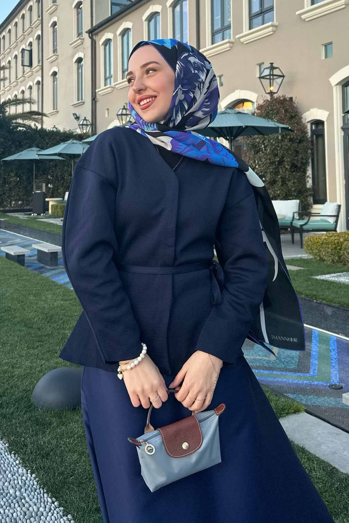 Aslı'nın Kombinini Keşfet (1)