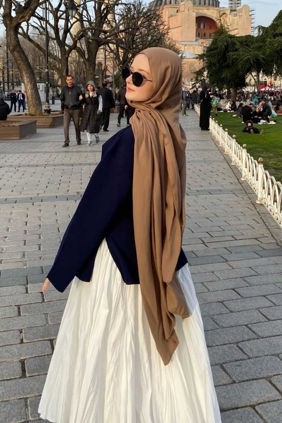 Tuğba'nın Kombinini Keşfet (1)