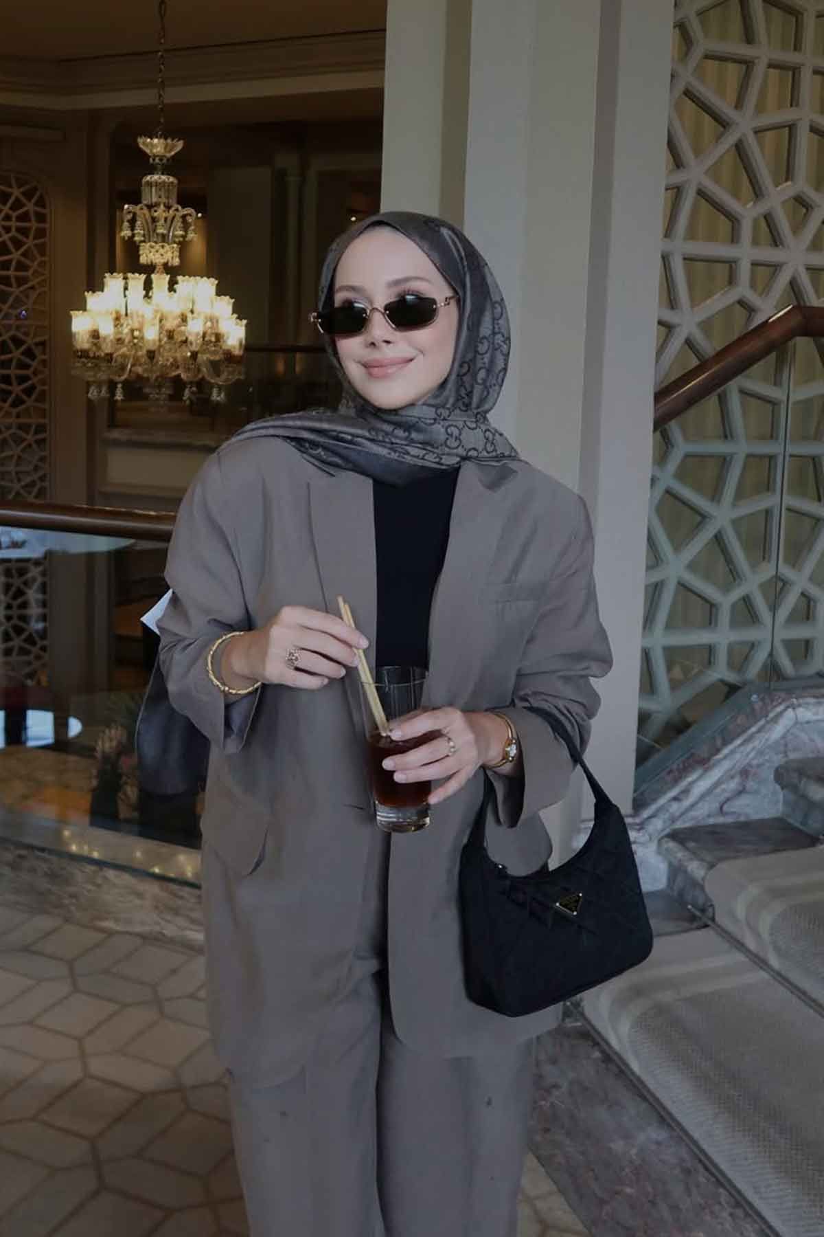 Feyza'nın Kombinini Keşfet