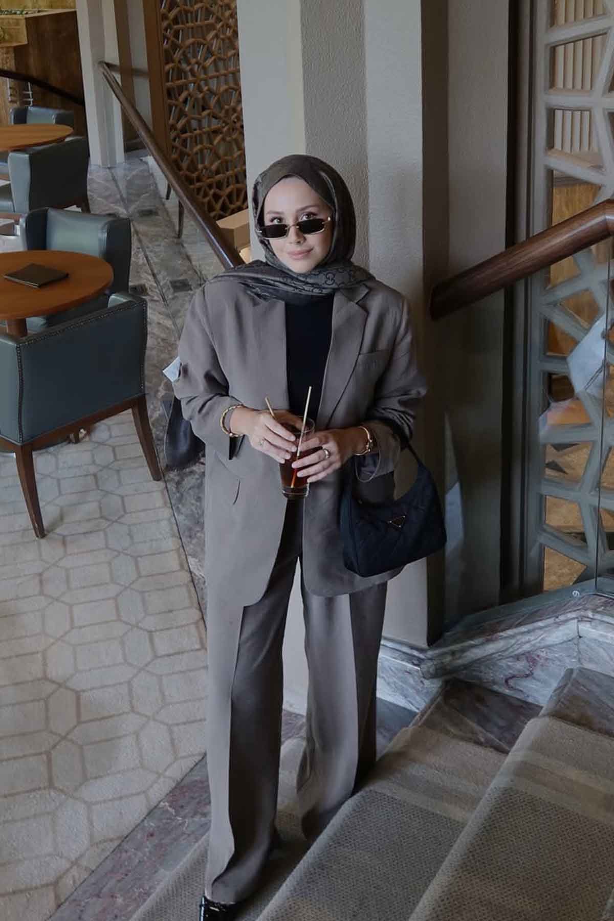 Feyza'nın Kombinini Keşfet (1)