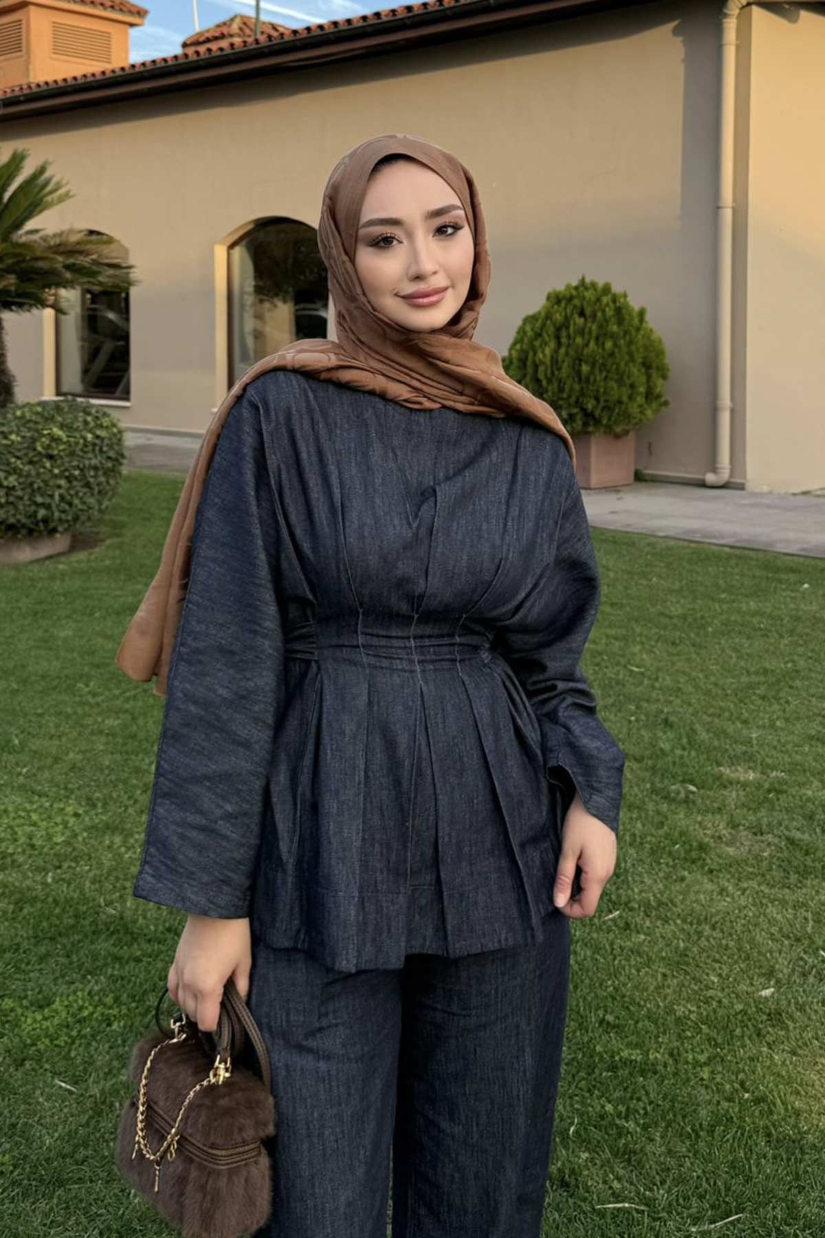 Kübra'nın Kombinini Keşfet