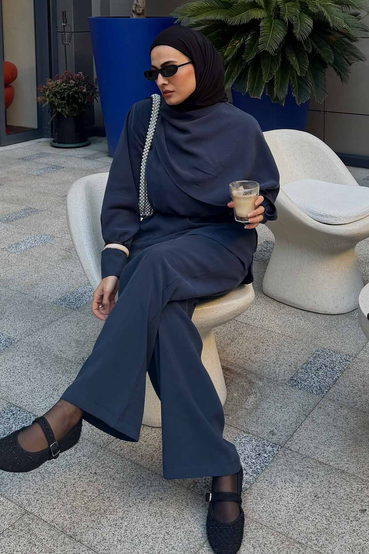 Esra'nın Kombinini Keşfet