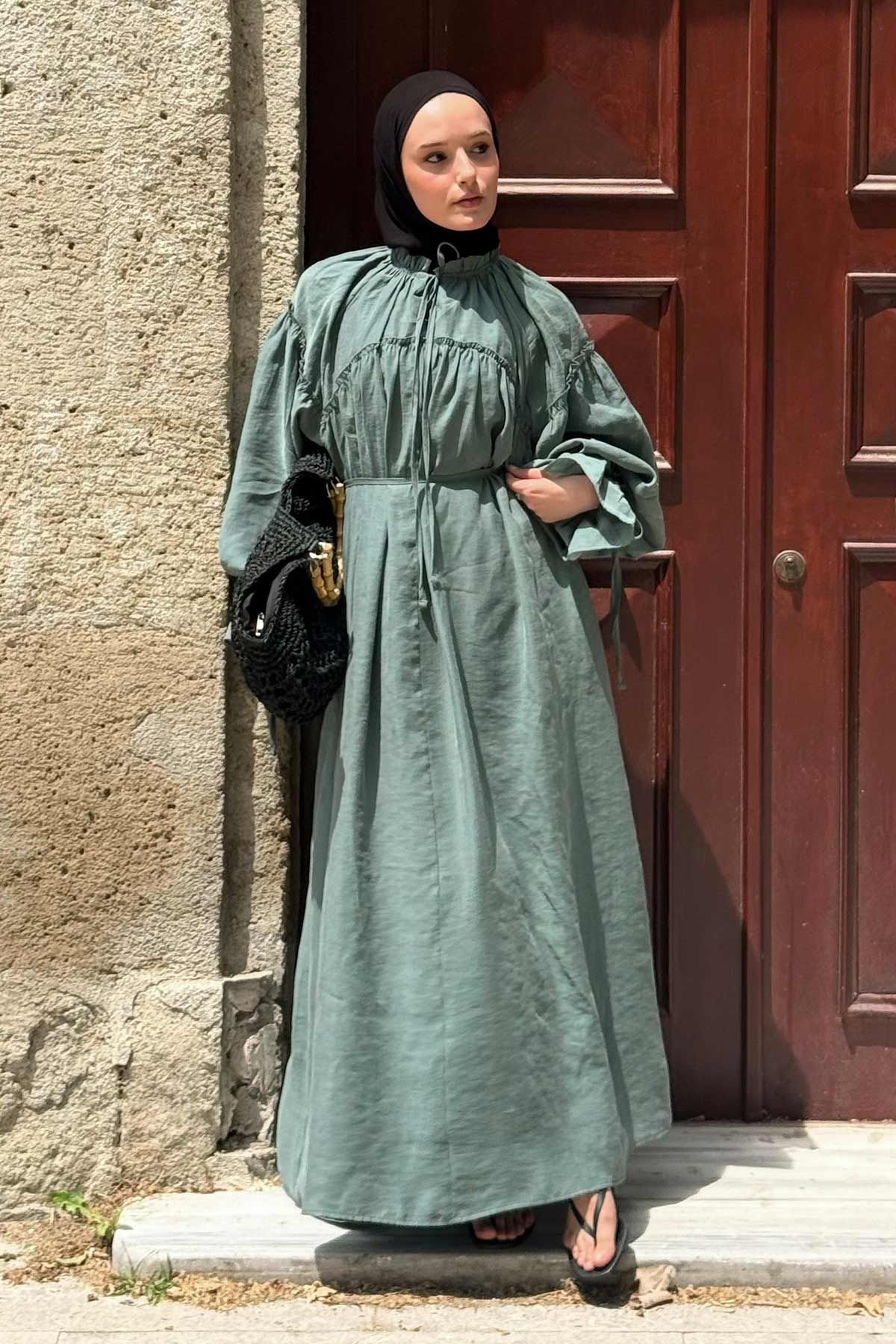 Özge'nin Kombinini Keşfet