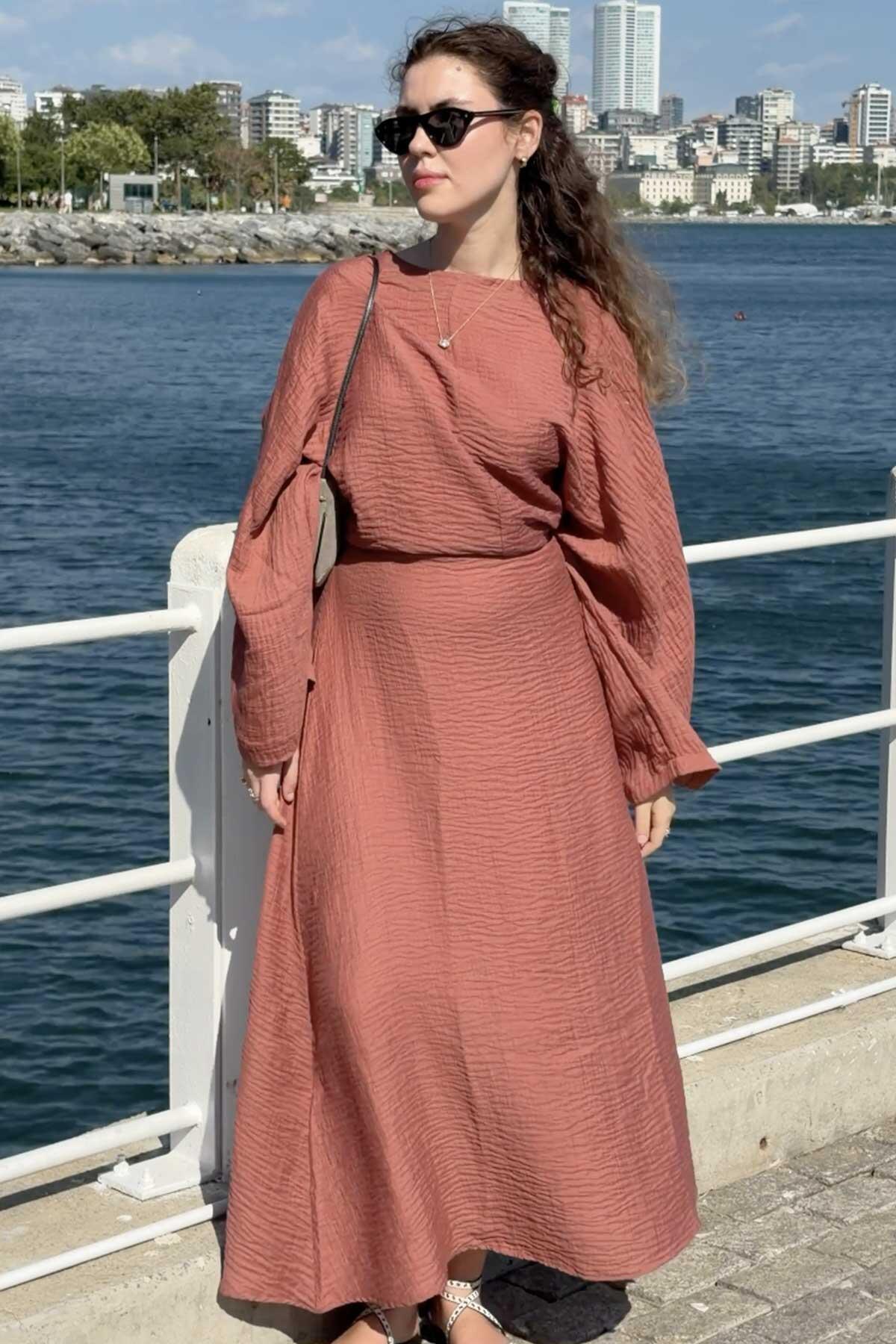 Nuaht'ın Kombinini Keşfet
