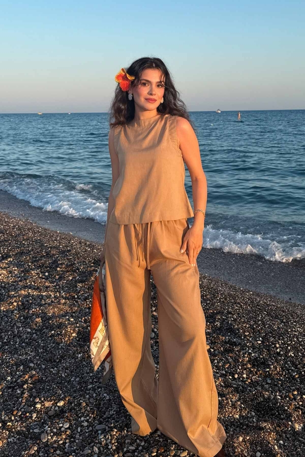 Ece'nin Kombinini Keşfet - Thumbnail