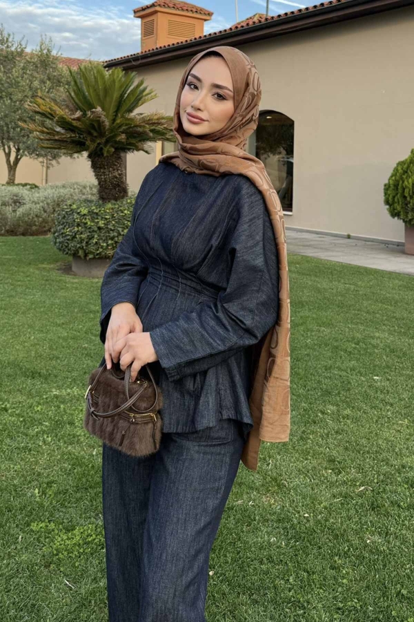 Kübra'nın Kombinini Keşfet - Thumbnail