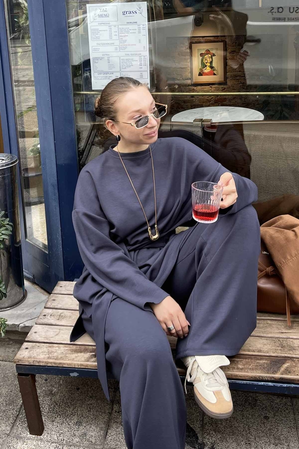 Aleksandra'nın Kombinini Keşfet - Thumbnail