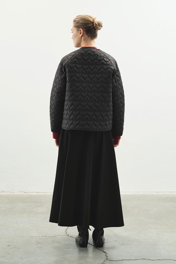 Kalp Desen Kapitone Siyah Mont · 7