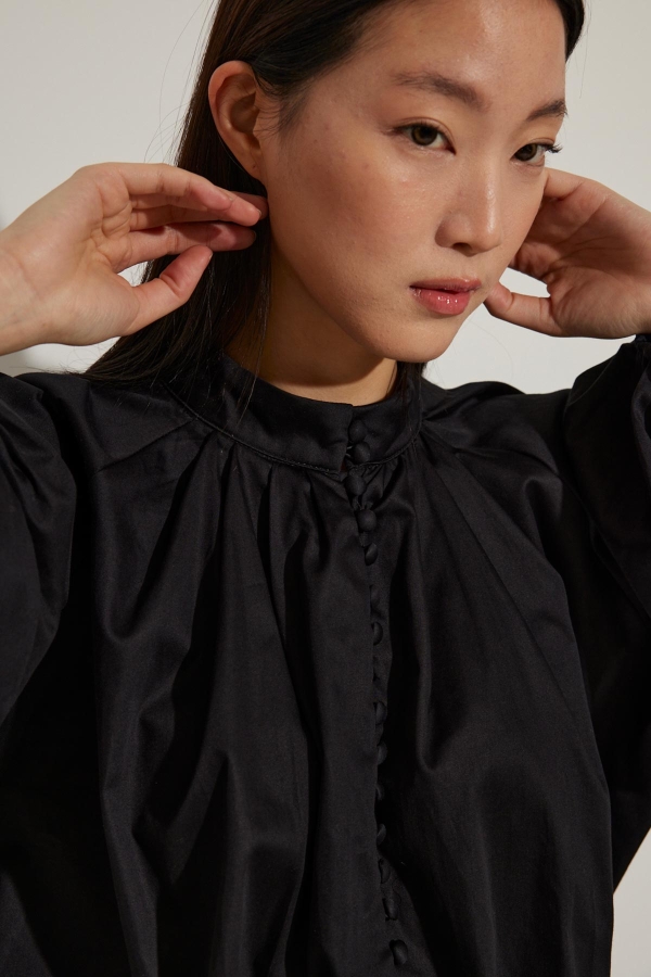 Önden Düğmeli Siyah Crop Poplin Gömlek · 3