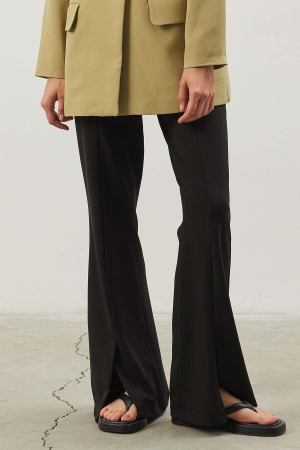 Ön Yırtmaç Detaylı Pantolon - Siyah