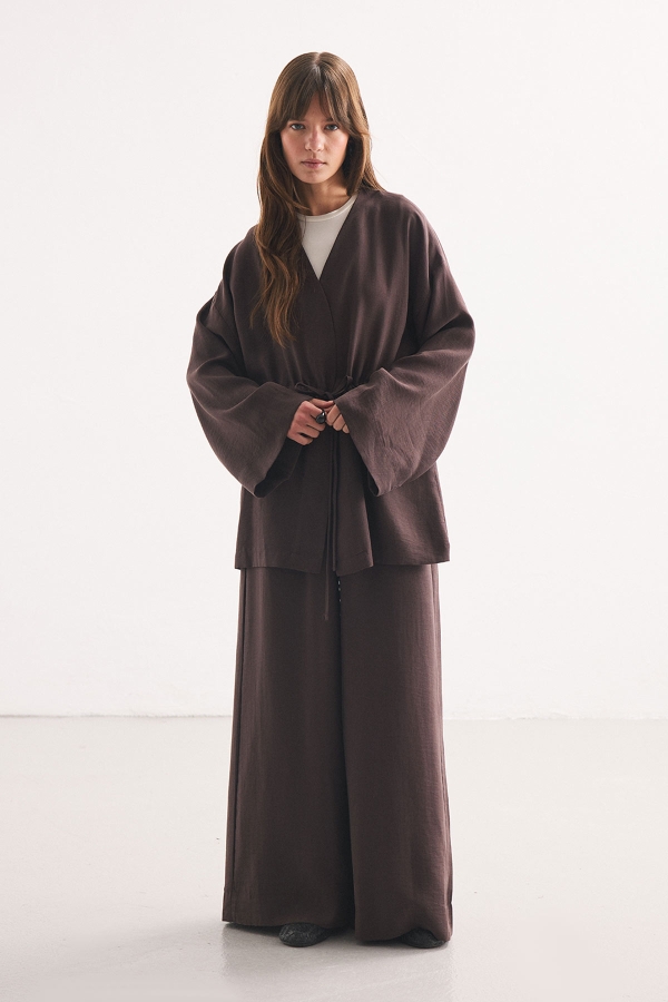 Önden Bağlama Detaylı Kahve Kimono Pantolon Takım · 4