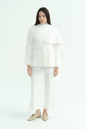 Pelerin Detaylı Ekru Blazer Ceket (1)