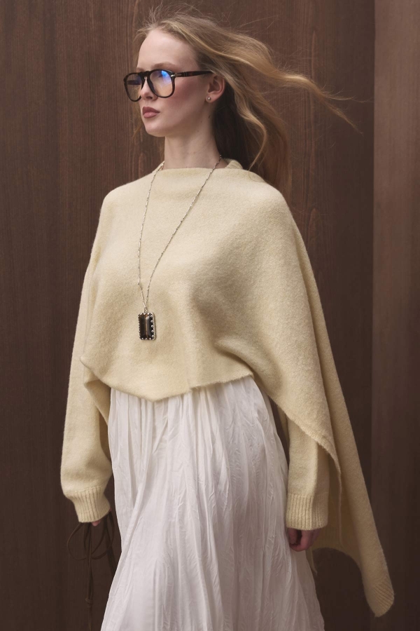 Hooopstore - Pelerin Detaylı Triko Tereyağı Sarısı Kazak