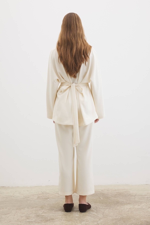Pile Detaylı Bluz Krem Pantolon Takım · 7
