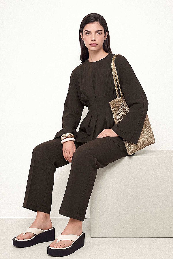 Pile Detaylı Kahve Bluz Pantolon Takım · 2