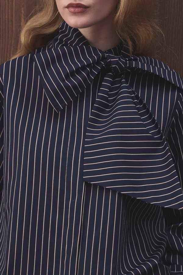 Premium Çıkarılabilir Bağlama Detaylı Çizgili Poplin Lacivert Gömlek · 4