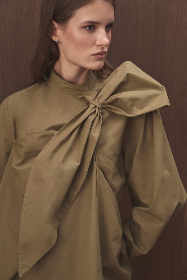 Premium Fiyonk Detaylı Poplin Haki Gömlek · 3